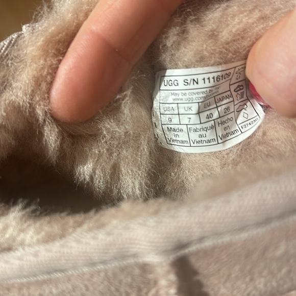 UGG Classic Ultra Mini Boot Pink Suede Ankle Pull On Round Toe, Size 9 - Picture 7 of 9